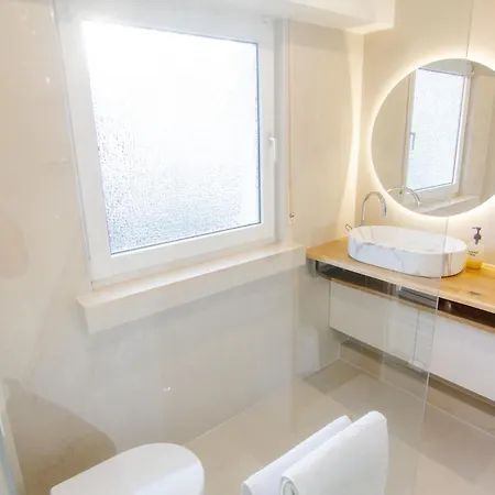 Comfort Hub - - 2 Gaestezimmer Im Eigentumshaus * Кёльн